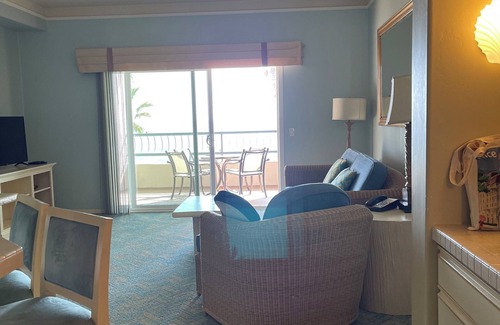 Carlsbad Village Resort | Spacious Ocean View 1-bedroom, kitchen, resort with WiFi, AC in lovely Carlsbad