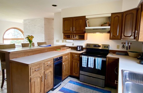 Scarborough House | Spacious Ocean View Getaway, 3 min walk to beach with large fenced in yard