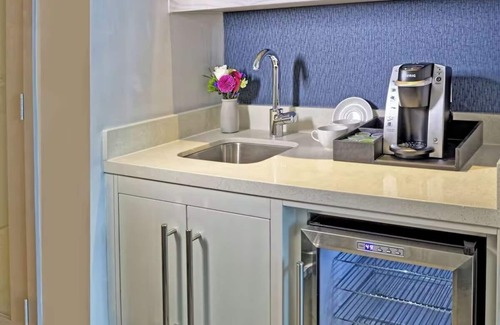Central Beach House | Spacious Oceanfront Balcony Room Perfect for Couples and Solo Travelers