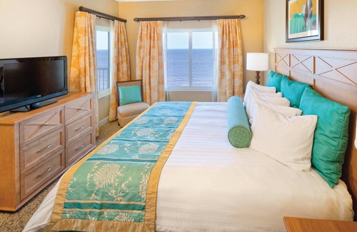 Arcadian Shores Resort | Spacious Oceanfront Resort with Onsite Restaurant, 5 Pools, 2 indoor Pools and Beach Access