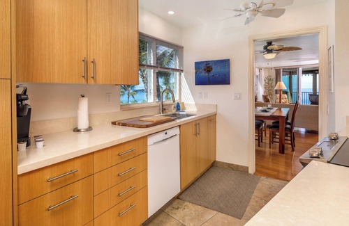 Kailua-Kona Condo | Spacious Oceanfront Penthouse w/180 Degree Views in Kailua-Kona!