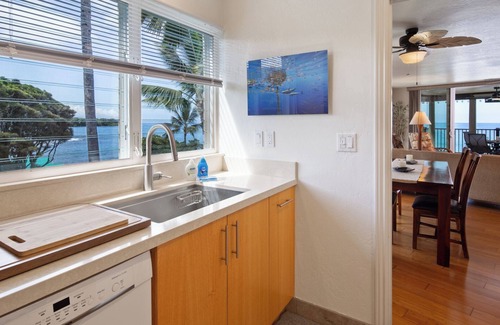Kailua-Kona Condo | Spacious Oceanfront Penthouse w/180 Degree Views in Kailua-Kona!