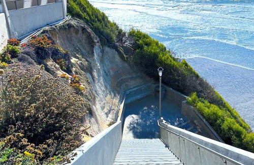 Solana Beach Condo | Spacious oceanside condo w/beach access & EV charge