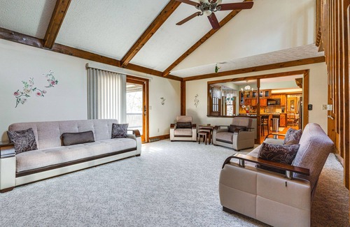 Worthington House | Spacious Ohio Home ~ 12 Mi to Downtown Columbus