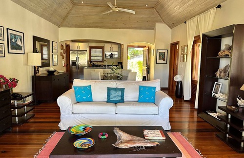 Freetown Apartment | Spacious one bed apartment with stunning views of Nonsuch Bay
