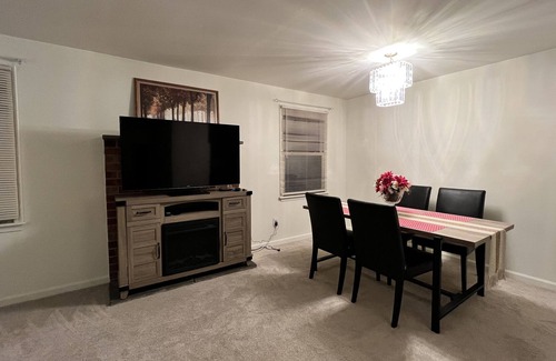 Norristown House | Spacious One Bed One Bath in a Condo