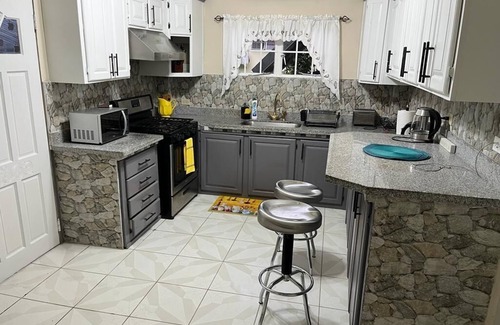 Penal-Debe Apartment | Spacious One Bedroom Apartment in Palmiste
