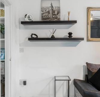Herne Hill Apartment | Spacious One Bedroom Private Flat in Brixton +Wifi