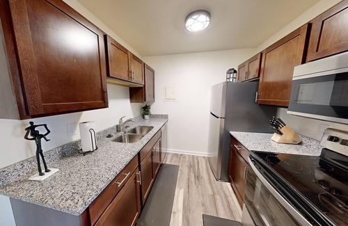 Janesville Apartment | Spacious One Bedroom Serviced Apartment