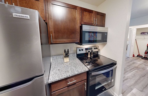 Janesville Apartment | Spacious One Bedroom Serviced Apartment