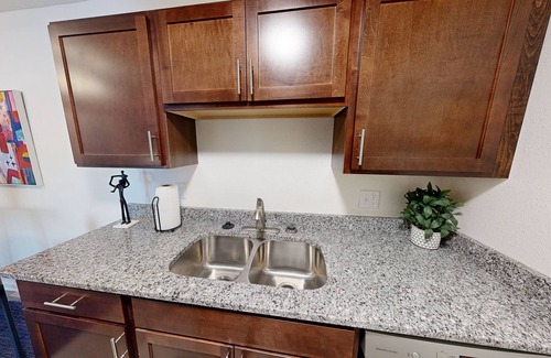 Janesville Apartment | Spacious One Bedroom Serviced Apartment