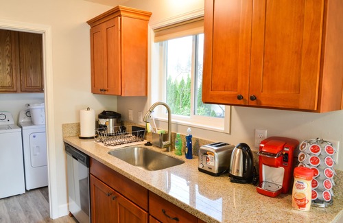 Cedar Hills Apartment | Spacious one level home in fantastic location!