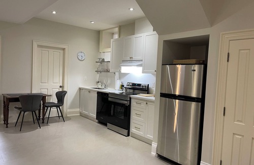 Palmerston House | Spacious Open Concept APT in Little Italy