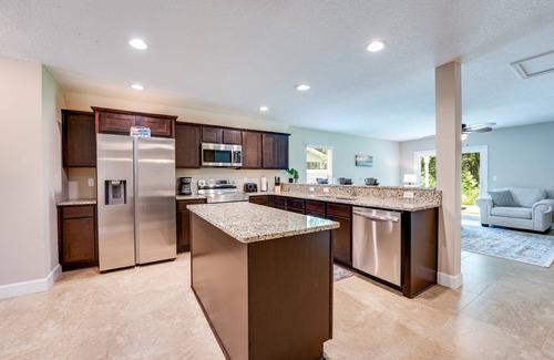 Doctors Inlet House | Spacious Orange Park Townhome |Main Level King Suite |Dogs Ok |Garage Parking |Open Concept |Cable