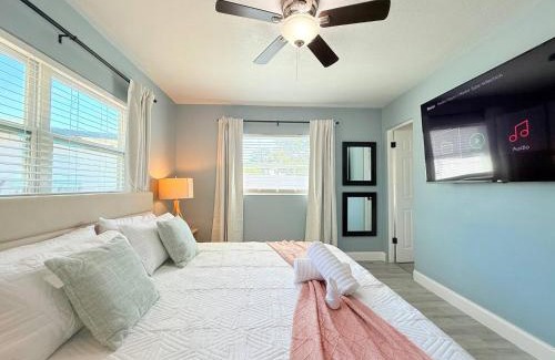 Lockhart House | Spacious Orlando Stay Free Wifi Game Room