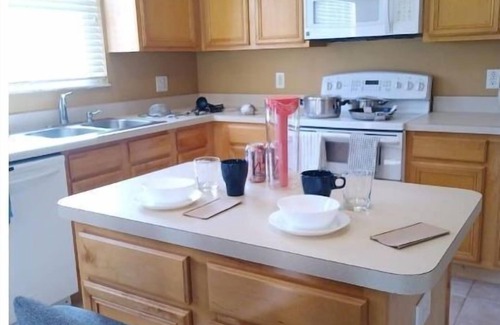 Vista East House | Spacious Orlando Vacation Home Close to All the Attractions, Plenty of Amenities