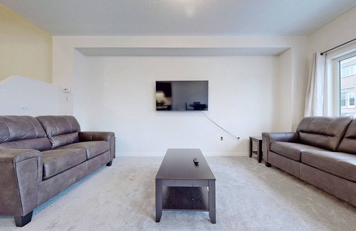 Durham Region House | Spacious, Oshawa 3-bedroom Home