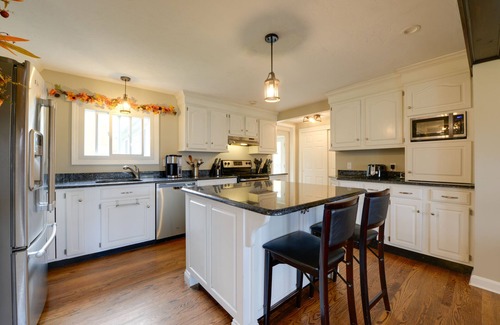 Oxford House | Spacious Oxford Home w/Pool - 4 Mi to Lake!