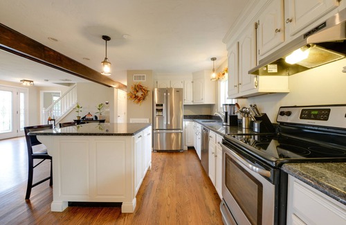 Oxford House | Spacious Oxford Home w/Pool - 4 Mi to Lake!