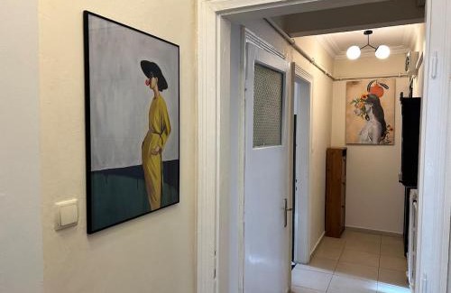Gumussuyu Mahallesi Apartment | Spacious & Peaceful 2BR Central Apt. W/Balcony