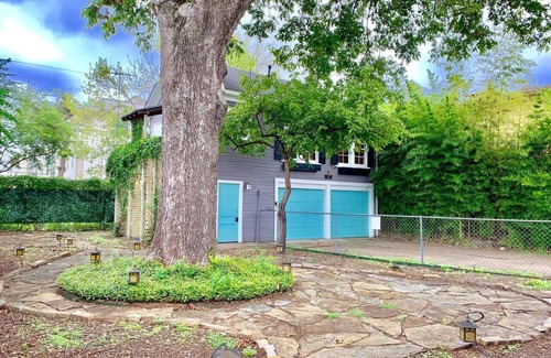 Old East Dallas House | Spacious & Peaceful Zen Retreat in Heart of Dallas