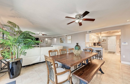 Siesta Key Condo | Spacious Penthouse 3bd/3bath, nOn the Beach, Great Views!