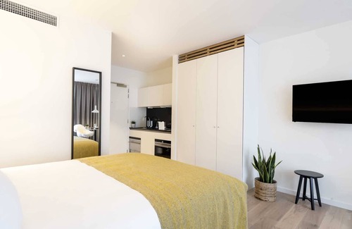 Jewish Quarter Hotel | Spacious Penthouse Close to Rockox House! City Views w/Kitchen & Sun Terrace!