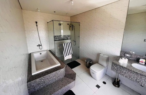 Danao City Condo | Spacious Penthouse in Cebu City w/ Stellar Views