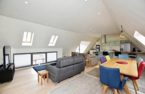 Salisbury Apartment | Spacious penthouse with great views of the Cathedral