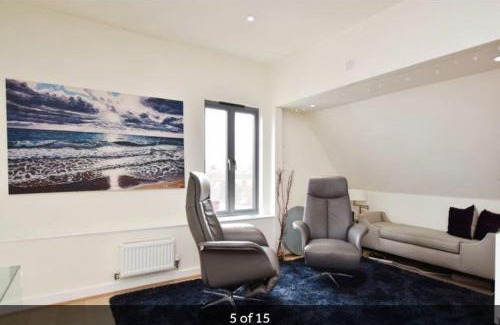 Salisbury Apartment | Spacious penthouse with great views of the Cathedral