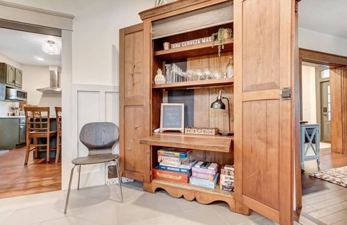 New Haven House | Spacious Pet & Family-Friendly Home for 9+ Guests