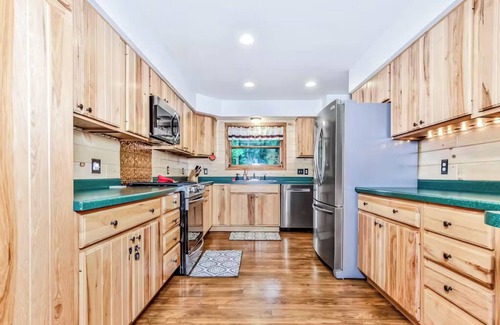 Lac du Flambeau House | Spacious Pet-Friendly Lake Home with 2 Kitchens – Perfect for Family Gatherings