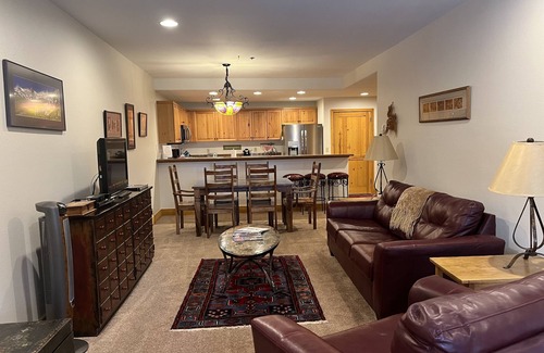 Mountain Village Condo | Spacious Pet-Friendly 2-Bedroom Condo Tucked in the Woods