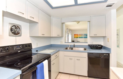 South Daytona House | Spacious Pet-Friendly Beach Getaway!
