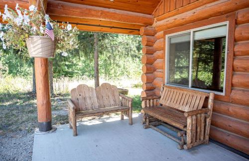 Bonners Ferry House | Spacious Pet-Friendly Log Cabin with King Bed & Full Kitchen | Bonners Ferry, Idaho Retreat