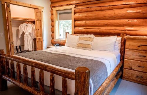 Bonners Ferry House | Spacious Pet-Friendly Log Cabin with King Bed & Full Kitchen | Bonners Ferry, Idaho Retreat