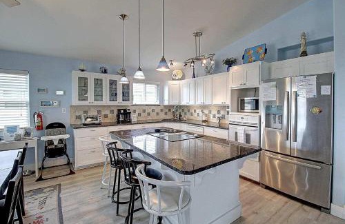 Leeward Sands House | Spacious & Pet Friendly - Game Room Sleeps 10