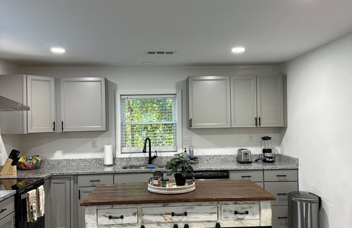 Gracewood House | Spacious Pet-Friendly Home on 1 Acre