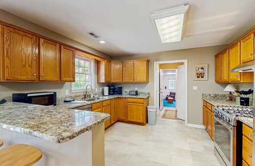 Bumpass House | Spacious pet friendly house w/private hot tub, patio, firepit & grill