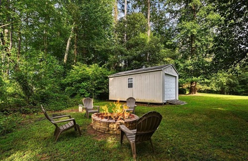 Bumpass House | Spacious pet friendly house w/private hot tub, patio, firepit & grill