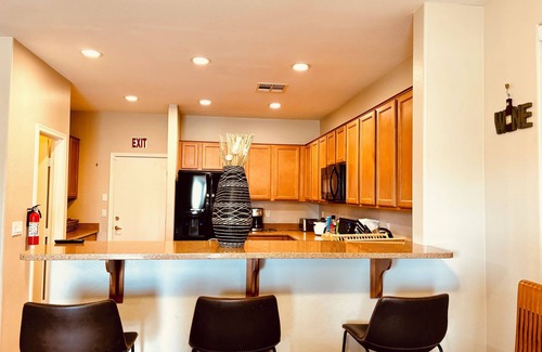 Laveen Ranch House | Spacious pet friendly w/pool and bbq area two-story house and office space.