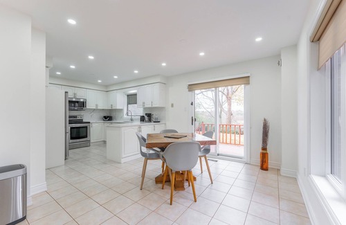Brampton House | Spacious | Ping Pong | Exercise Tools | EV Charger