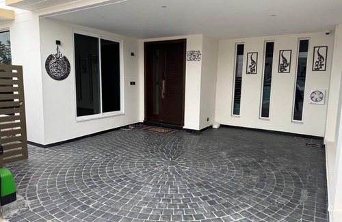 Rawalpindi House | Spacious 4-bedroom house Park facing dead end street in Bahria Town Rawalpindi