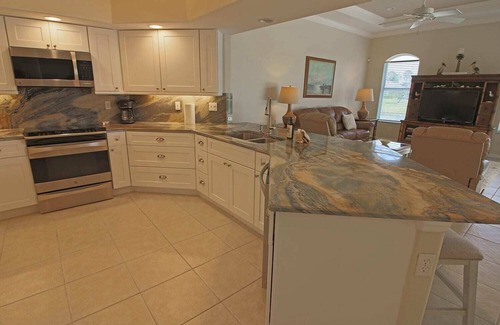 Long Meadow House | Spacious Pool and Expansive Canal Views #811