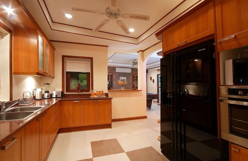 Bophut Villa | Spacious Pool Villa with Billiards and Fitness Room in the Heart of Chaweng