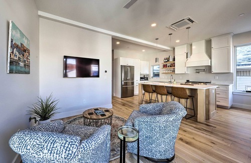 East Bayside House | Spacious Portland Home: Walk Downtown!