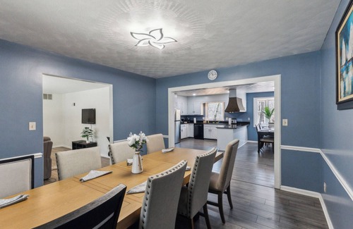 Gaithersburg House | Spacious private 6 bedrooms Oasis Retreat in lovely Gaithersburg