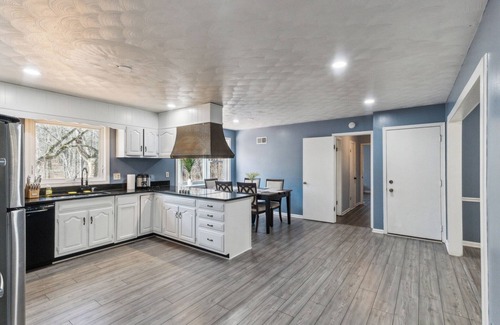 Gaithersburg House | Spacious private 6 bedrooms Oasis Retreat in lovely Gaithersburg