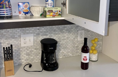 Uptown Apartment | Spacious Private Apartment Sleeps 4