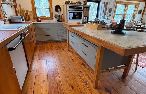 Aquinnah House | Spacious private Aquinnah home, walk to lighthouse and cliff overlook